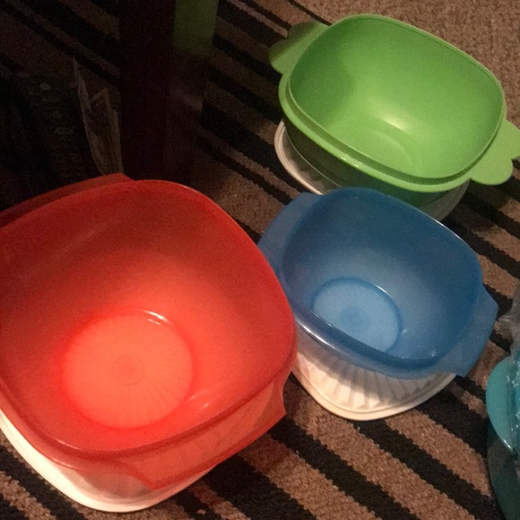 3 Tupperware 💚💙🧡 - Picture 5 of 5